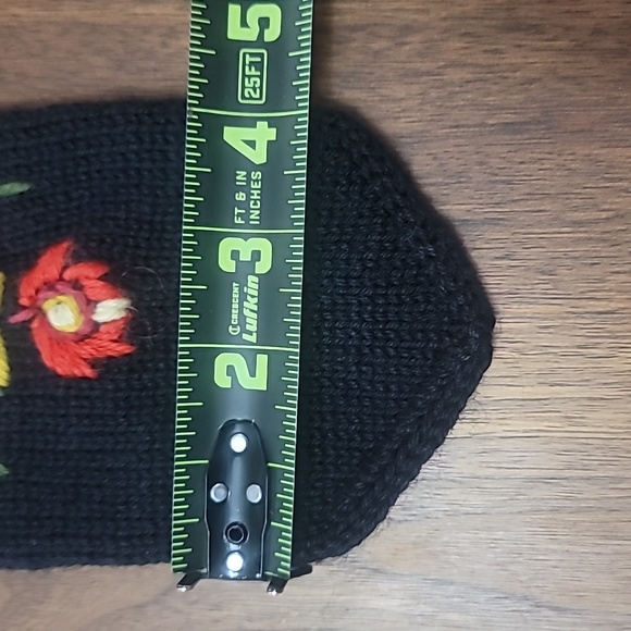 Adorable Embroidered Mittens - Floral Delight! - Picture 6 of 7